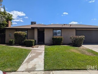 2208 Courtleigh Dr, Bakersfield, CA 93309