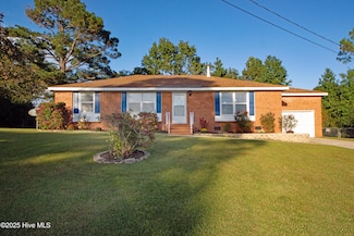 316 Birch Ct, Jacksonville, NC 28540