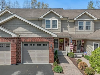 5 Cypress Ct, East Stroudsburg, PA 18301