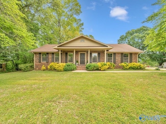 1913 Ruth St, Scottsboro, AL 35769