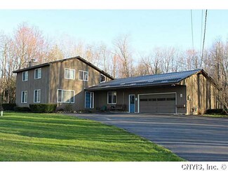 40 Colosimo Dr, Fulton, NY 13069