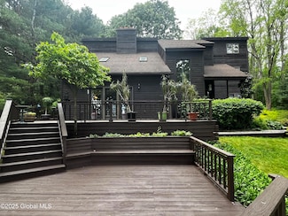 27 Park Dr, Albany, NY 12204
