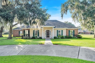 147 Jesuit Bend Dr, Belle Chasse, LA 70037