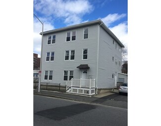 122 Piedmont St, Worcester, MA 01609