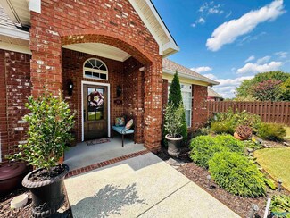 308 Harrogate Cir, Arab, AL 35016