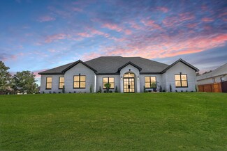 127 Harley Dr, Montgomery, TX 77356