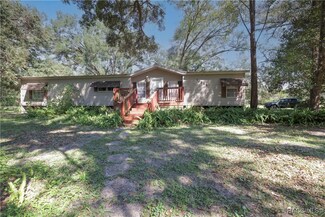 10585 N Citrus Ave, Crystal River, FL 34428