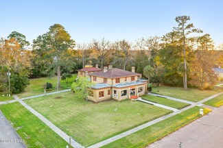 1305 Church Ave, Chipley, FL 32428