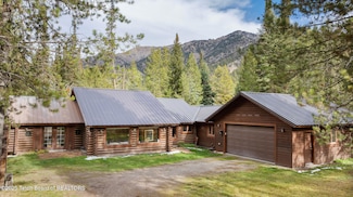 281 Pine St, Alpine, WY 83128