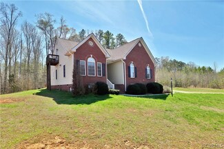 12521 Hidden Valley Dr, Amelia Court House, VA 23002