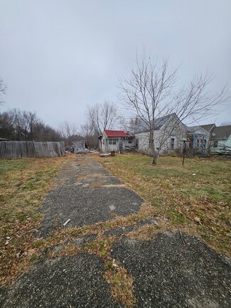 504 E Sycamore St, Monett, MO 65708
