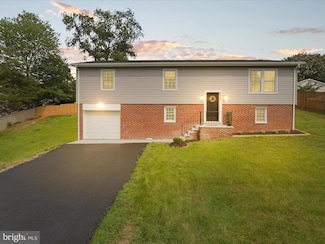 3416 Sunny View Dr, Alexandria, VA 22309