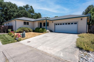 1055 Penelope Ct, Lakeport, CA 95453