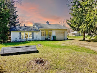 4215 Oak Flats Rd, Harrison, MI 48625
