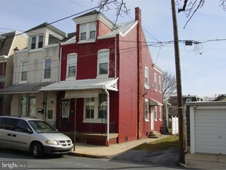 1715 Pear St, Reading, PA 19601