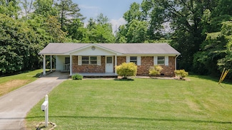 8104 Luscombe Dr, Knoxville, TN 37919