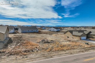 692 E Hahns Peak Ave, Pueblo West, CO 81007