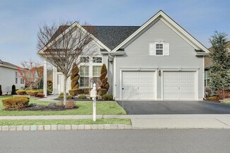 11 Chesterfield Dr, Jackson, NJ 08527