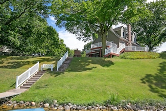 27490 Orchard Dr, Sturgis, MI 49091