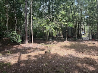 93 Lazy Oak Ln, Picayune, MS 39466