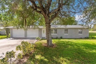 220 Houser Rd, Lake Wales, FL 33898