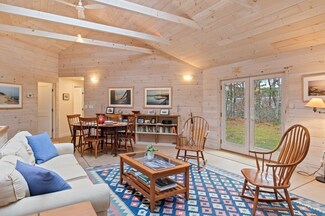 8 Yellow Brick Rd, Haverhill, MA 01835