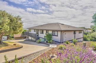 22607 Black Mountain Rd, Salinas, CA 93908