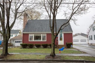 37 Frances St, Portland, ME 04102