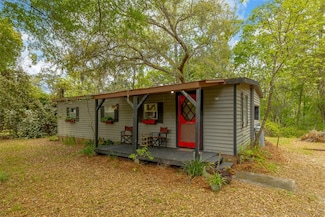 673 Fort McIntosh Loop, Hortense, GA 31543