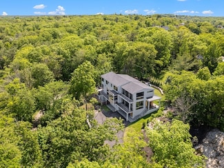 135 Beach St, Cohasset, MA 02025