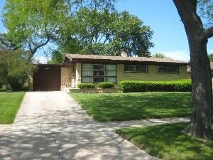2306 9th Pkwy, Waukegan, IL 60085