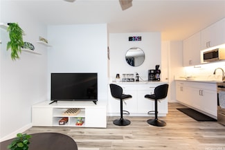 1911 Kalakaua Ave Unit 209, Honolulu, HI 96815