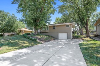 2834 Western Ave N, Saint Paul, MN 55113