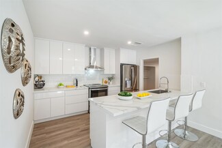 6600 SW 7th St, Pembroke Pines, FL 33023