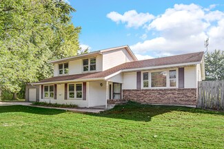 11597 Candlewick Ct, Demotte, IN 46310