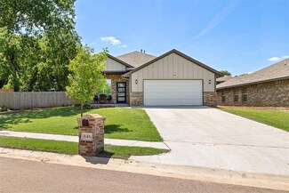 846 Twin Lakes Dr, Noble, OK 73068