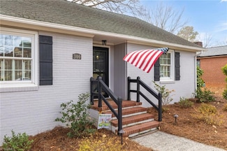 300 N Hawthorne Rd, Winston Salem, NC 27104