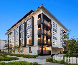 1406 3rd Ave W Unit 302, Seattle, WA 98119