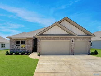 107 Ashby Pond Dr, Harvest, AL 35749