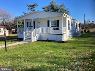 1013 Cherrywood Ct, North Wales, PA 19454