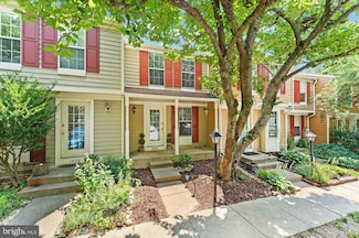 1941 Sagewood Ln, Reston, VA 20191