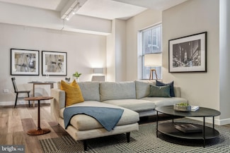 875 Sansom St Unit 732, Philadelphia, PA 19107