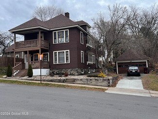 442 N Main St, Gloversville, NY 12078