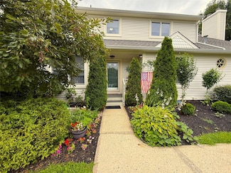 302 Cornwall Meadows Ln, Patterson, NY 12563