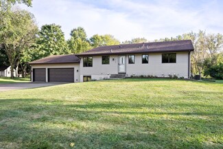 27125 Beverly Dr, Excelsior, MN 55331