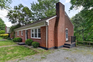1026 Oakmont Cir, Lynchburg, VA 24502