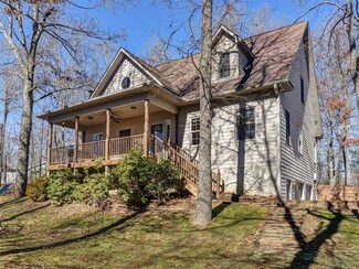 105 Mountain Meadow Rd, Penrose, NC 28766