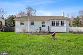 8 Essex Ave, Sicklerville, NJ 08081