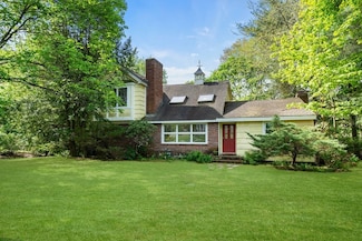 35 Bemis St, Weston, MA 02493