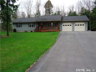 71 Maplewood Rd, West Monroe, NY 13167